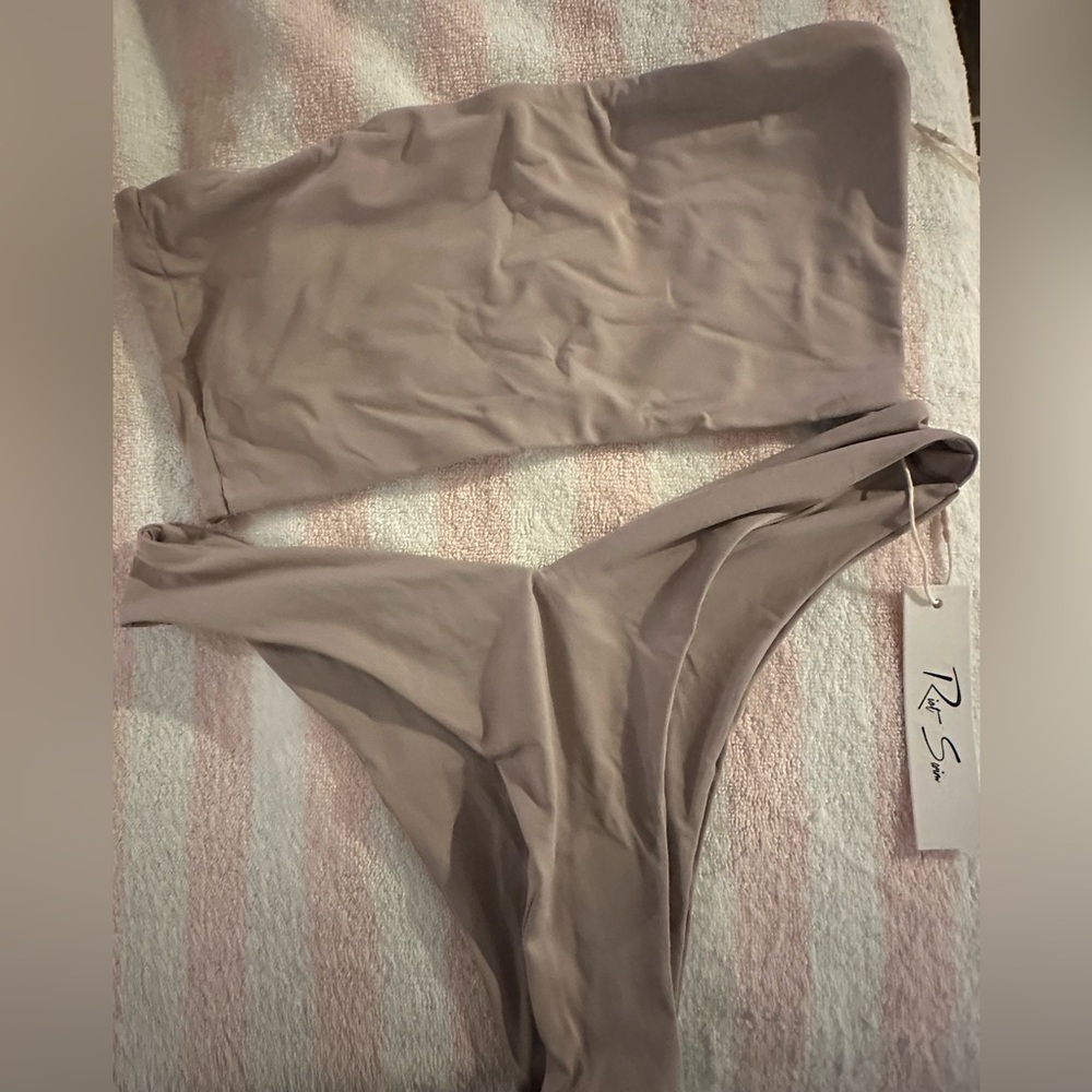 Riot Swim set